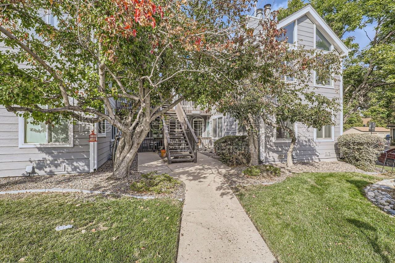 12404 E Tennessee Cir - Photo 3 of 32