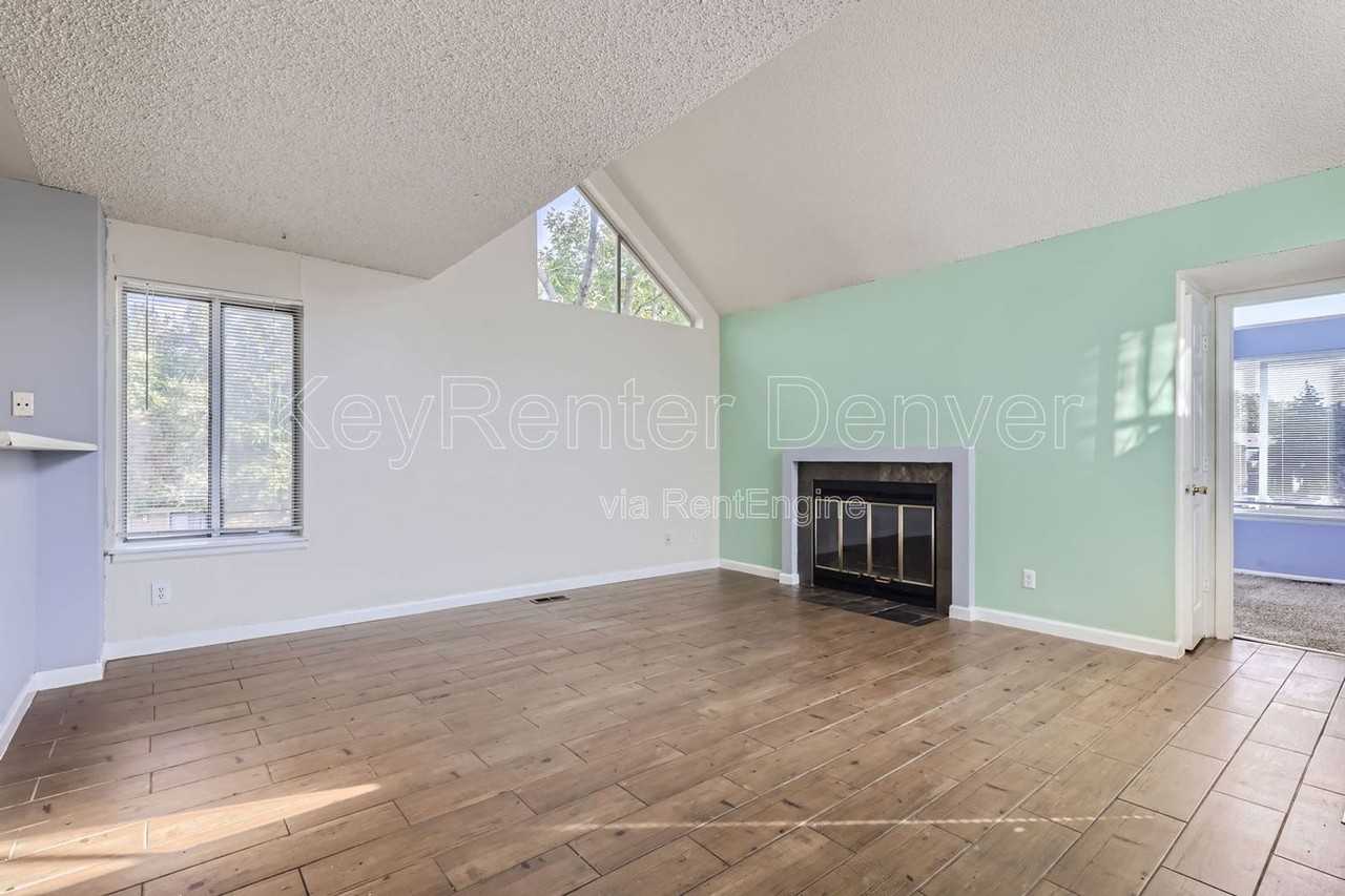 12404 E Tennessee Cir - Photo 4 of 32