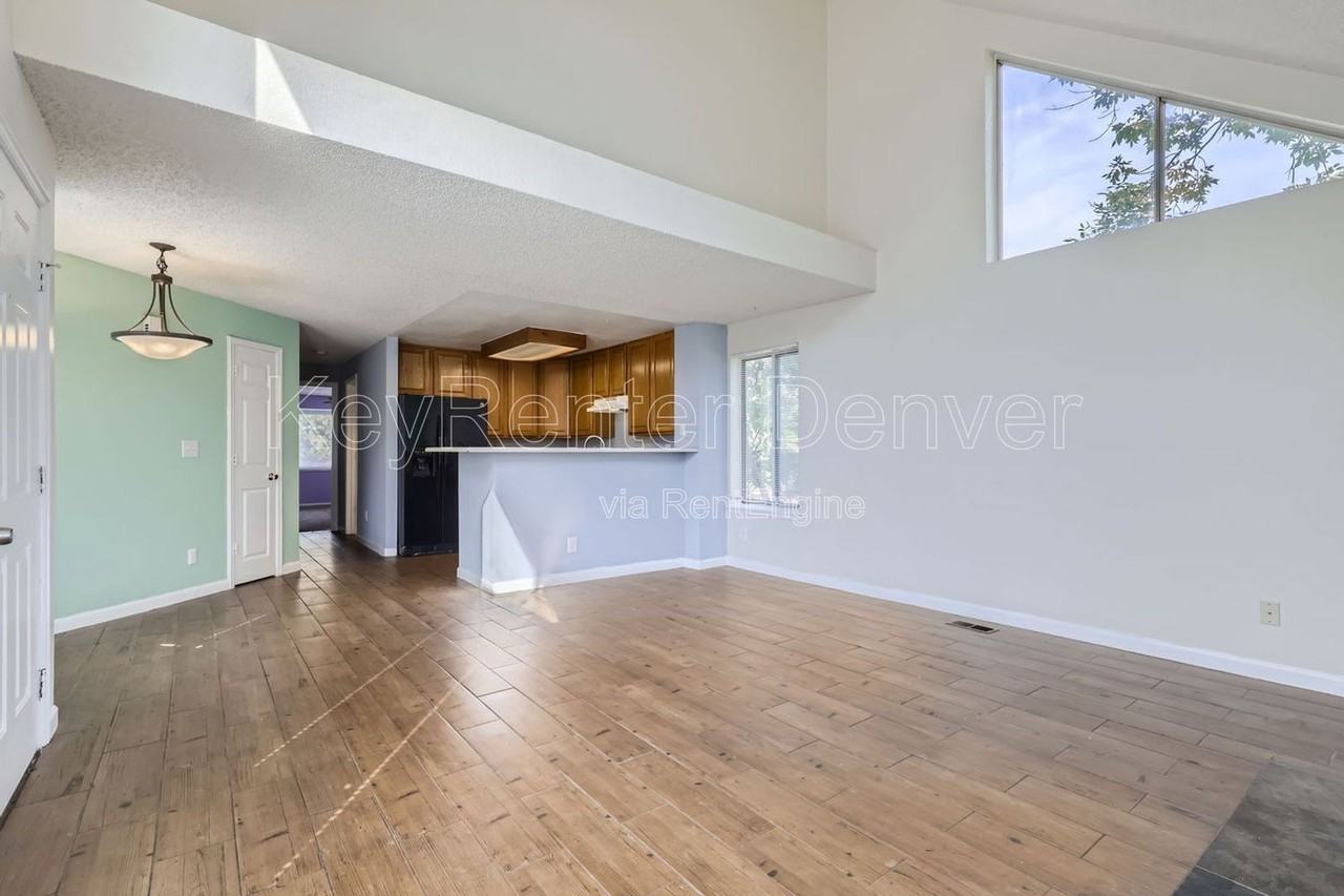 12404 E Tennessee Cir - Photo 6 of 32