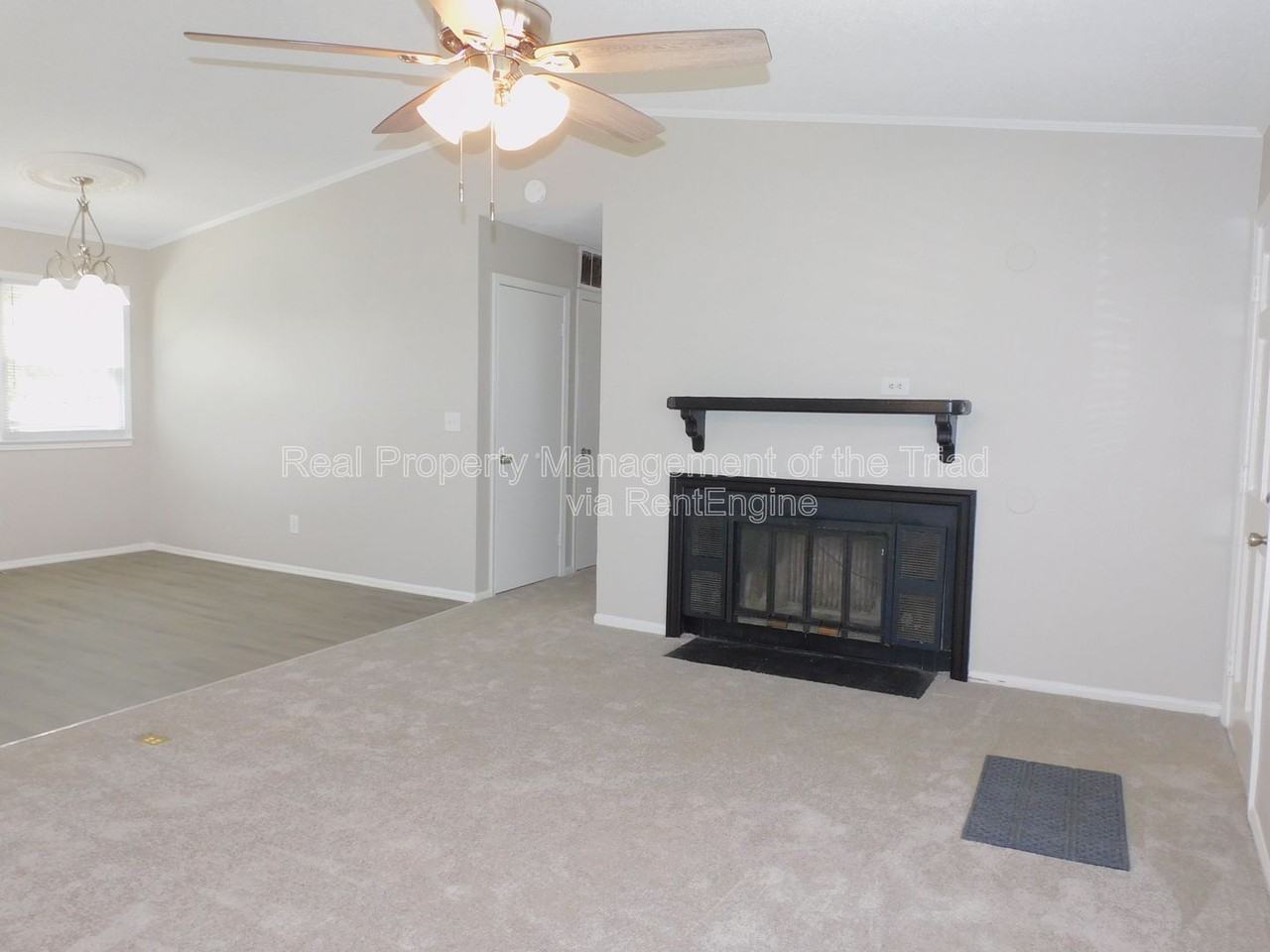 911 Tipperary Dr - Photo 2 of 28