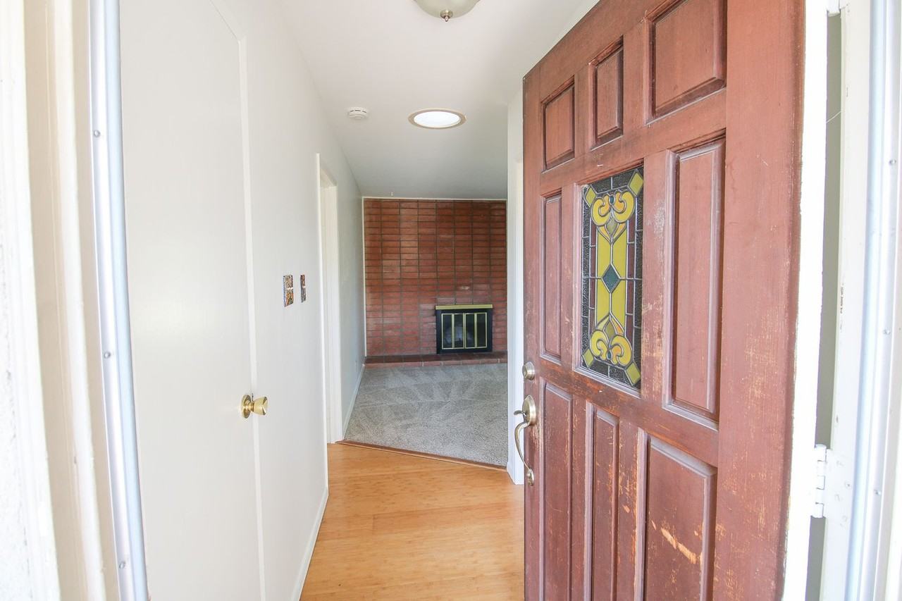 1331 Avalon St - Photo 3 of 26