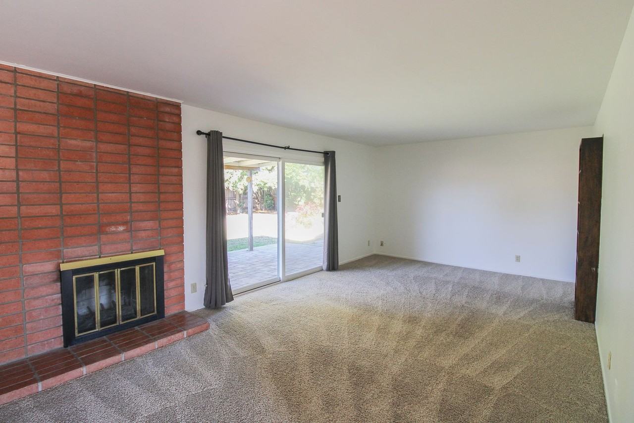 1331 Avalon St - Photo 4 of 26