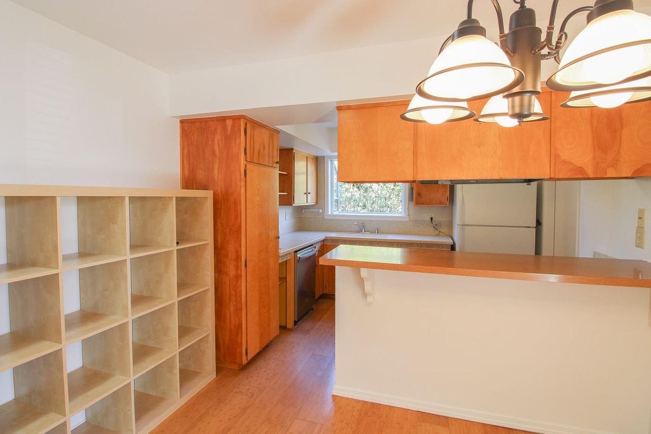 1331 Avalon St - Photo 6 of 26