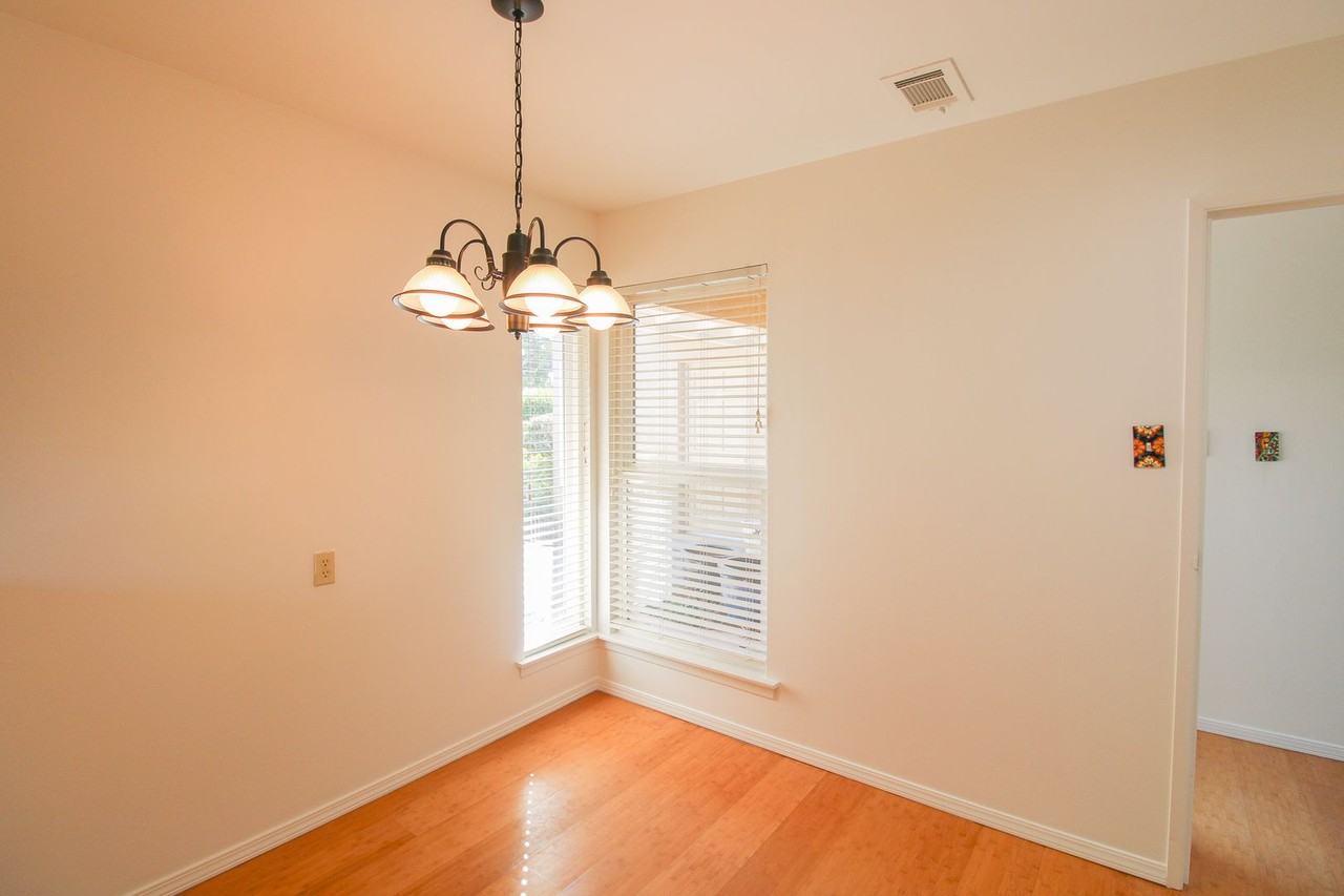 1331 Avalon St - Photo 7 of 26