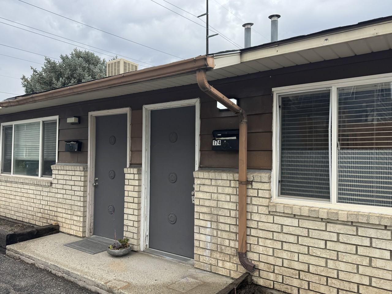 174 East - Photo 2 of 10