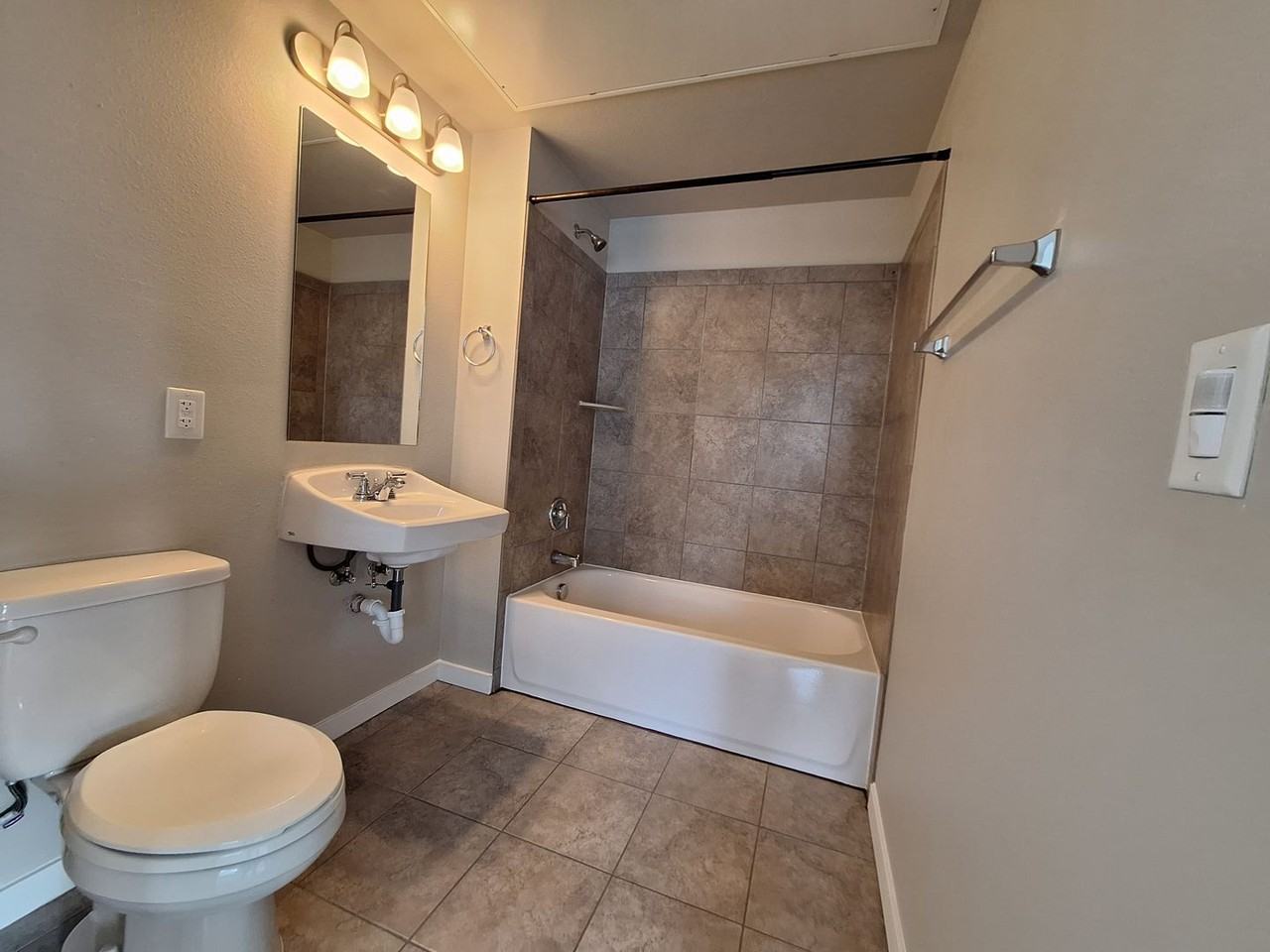 22 Spruce - Photo 7 of 8