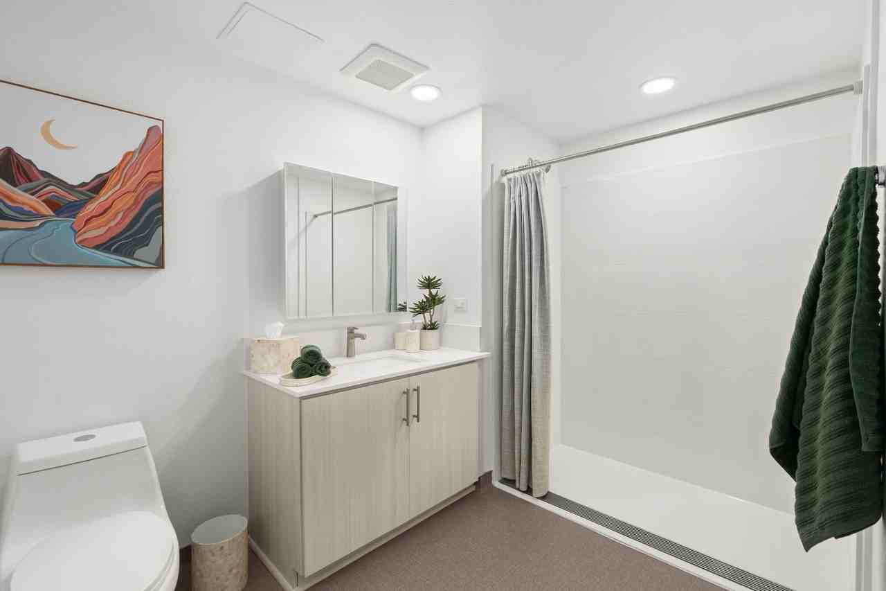 Vadara West - Photo 5 of 50