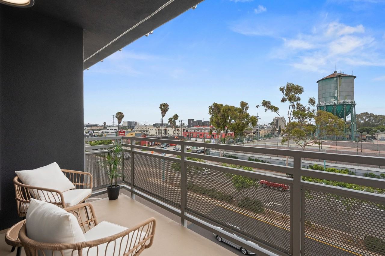 Vadara West - Photo 6 of 50