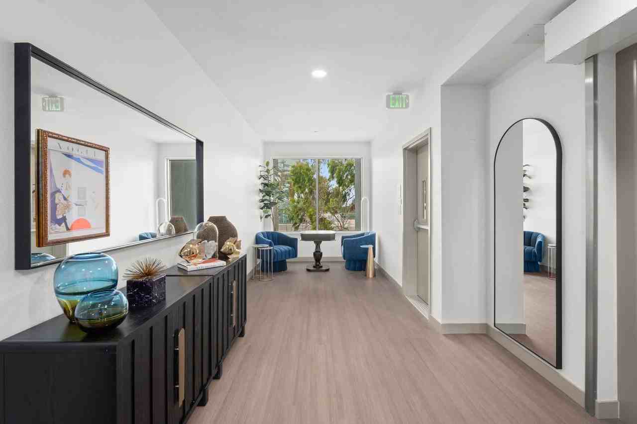 Vadara West - Photo 7 of 50