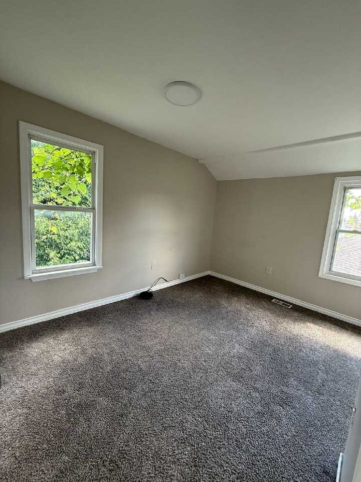 14732 Woodmont Ave - Photo 3 of 9