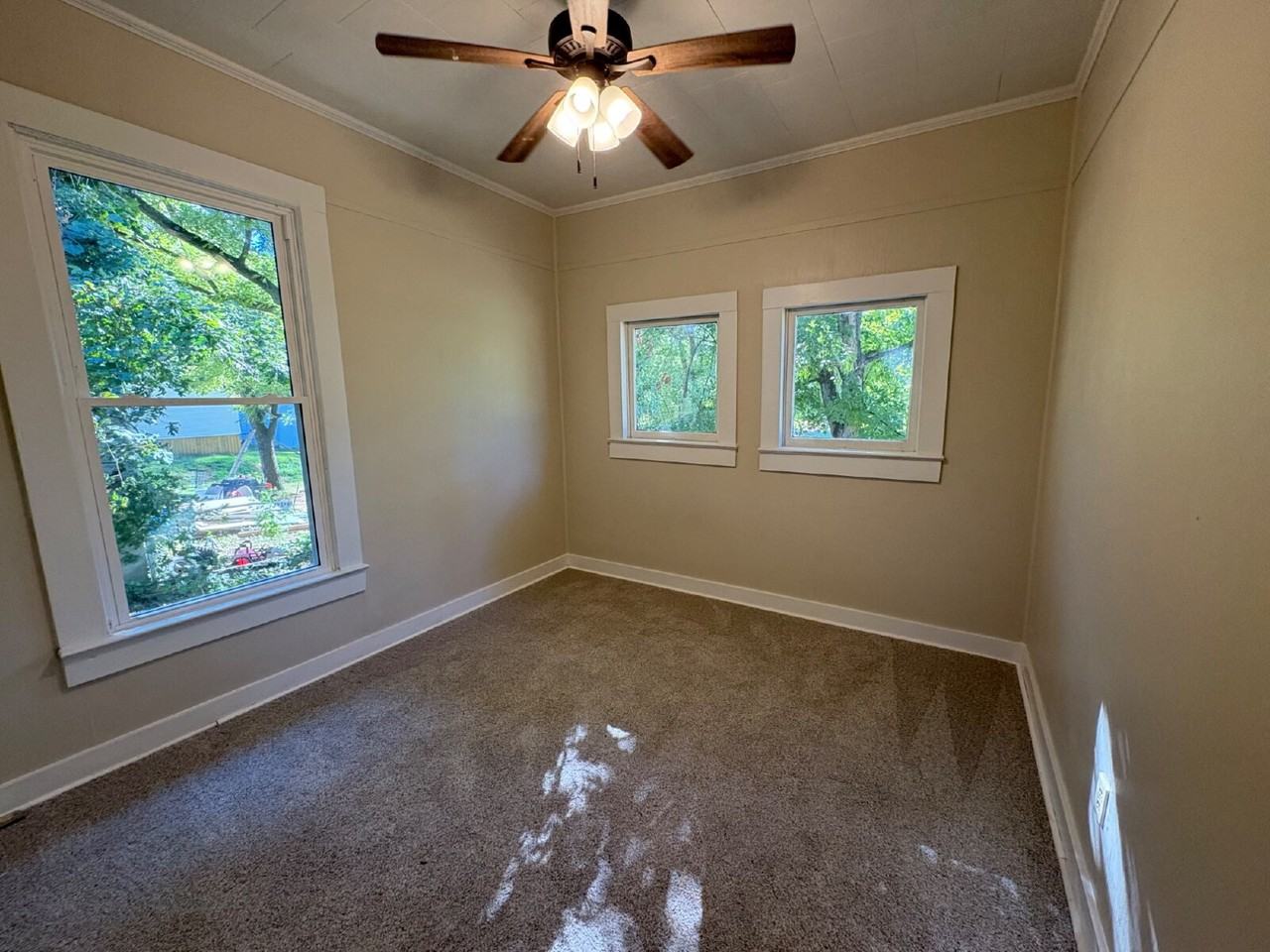203 Summer St - Photo 6 of 11