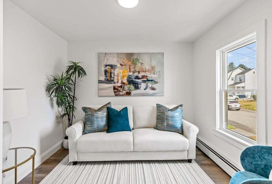 14 Clarendon St - Photo 2 of 24