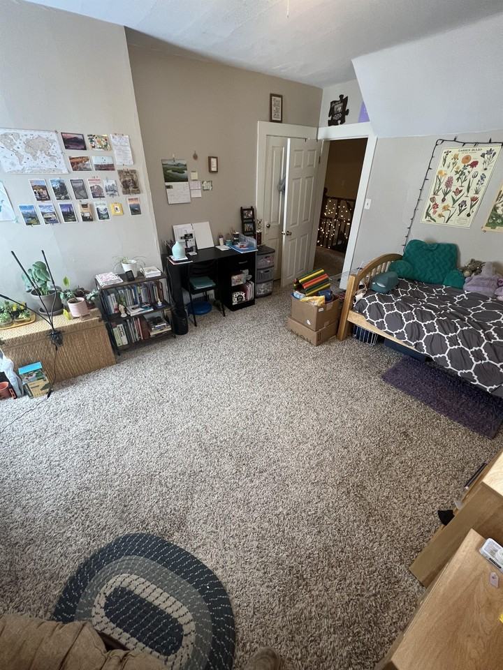 810 6th Ave - Photo 7 of 21