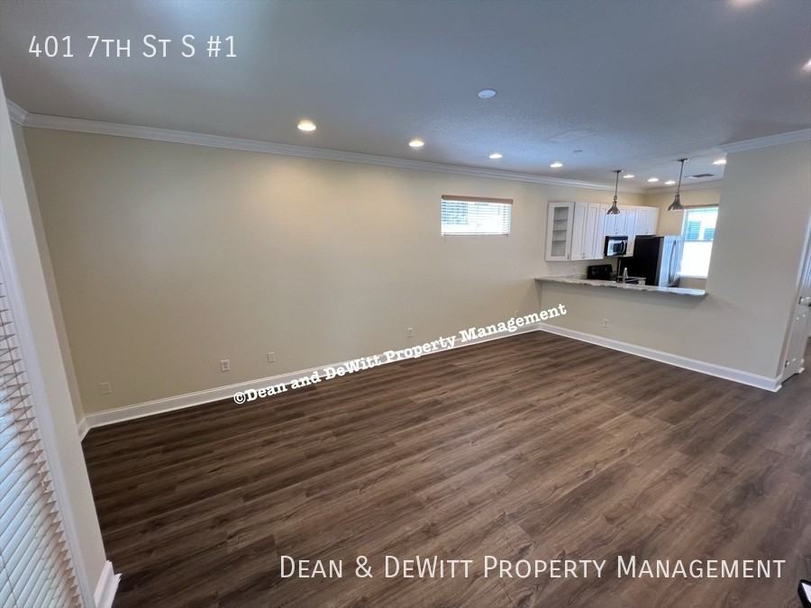 401 7th St S - Photo 2 of 19