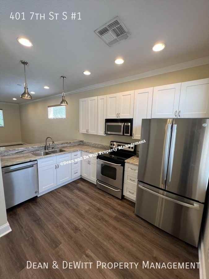 401 7th St S - Photo 3 of 19