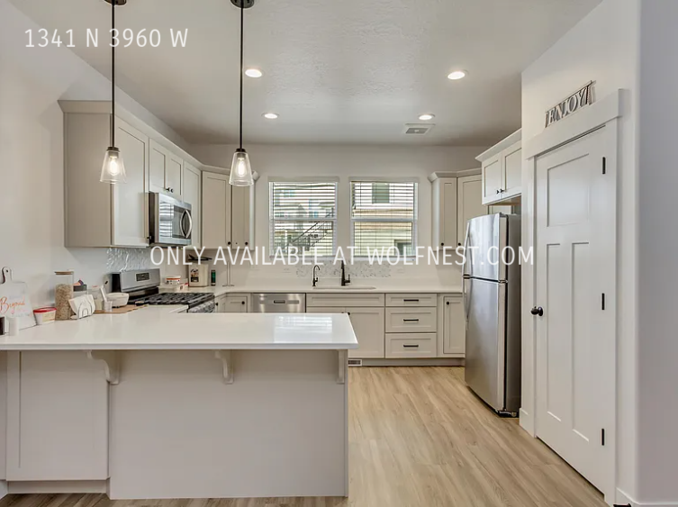 1341 N 3960 W - Photo 4 of 26