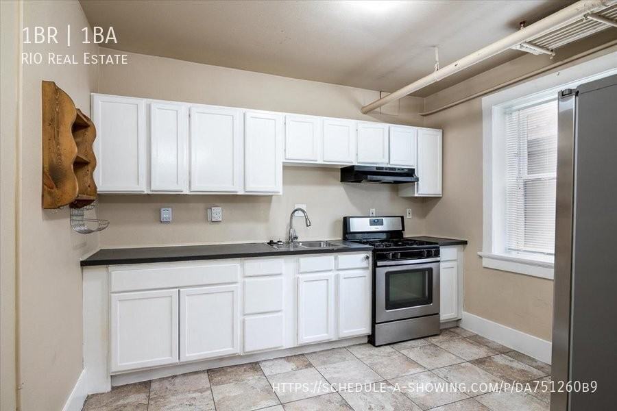 718 N Grant St #3 - Photo 5 of 10