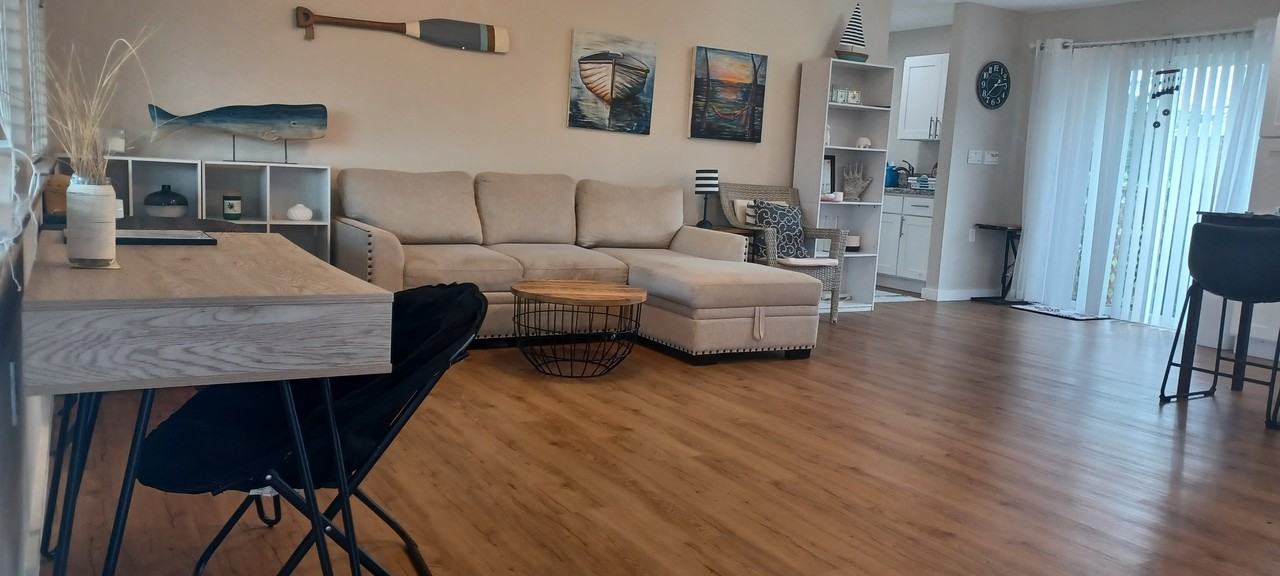 16-2150 Gardenia Dr - Photo 4 of 48