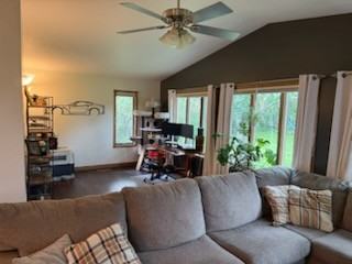 409 Meadow Ct - Photo 4 of 36