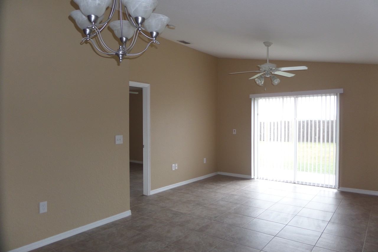 955 Pisgah Pl - Photo 2 of 14