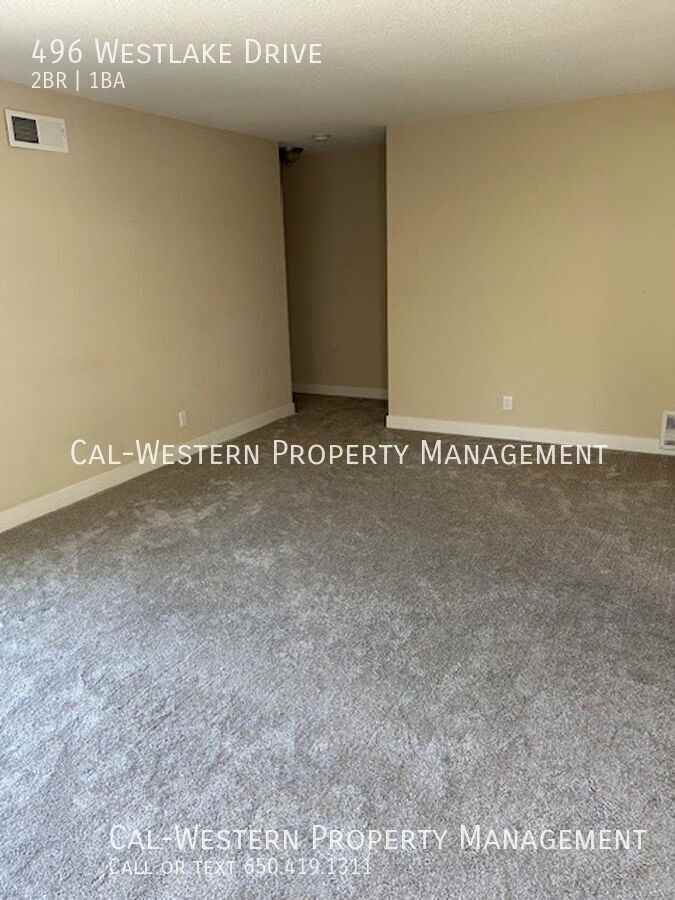 496 Westlake Dr - Photo 2 of 10