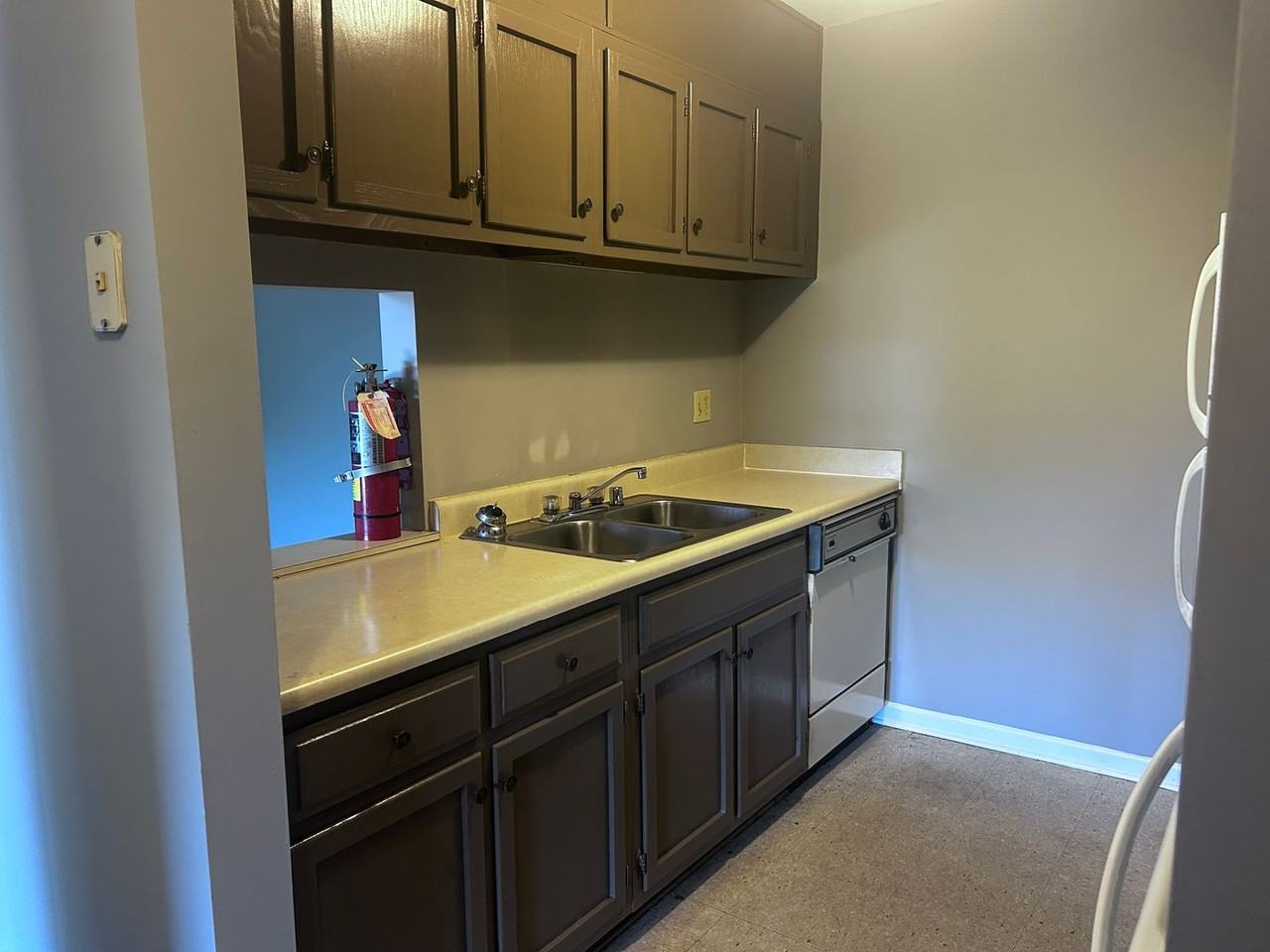 River Woods Apartments - Photo 7 of 11