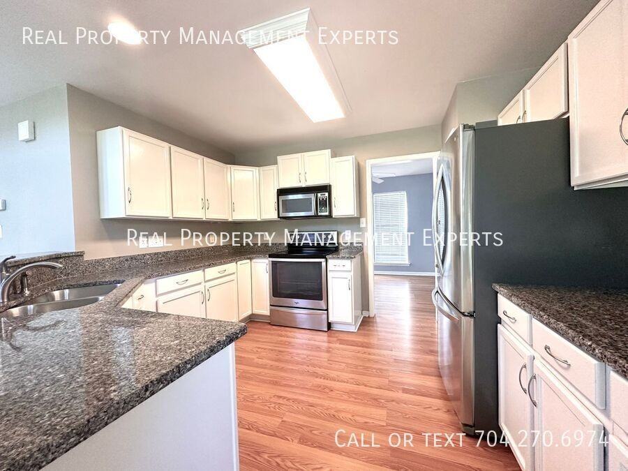 9902 Redbud Tree Ct - Photo 2 of 37