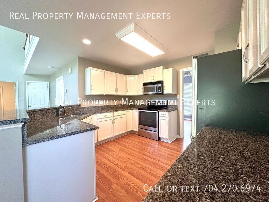 9902 Redbud Tree Ct - Photo 6 of 37