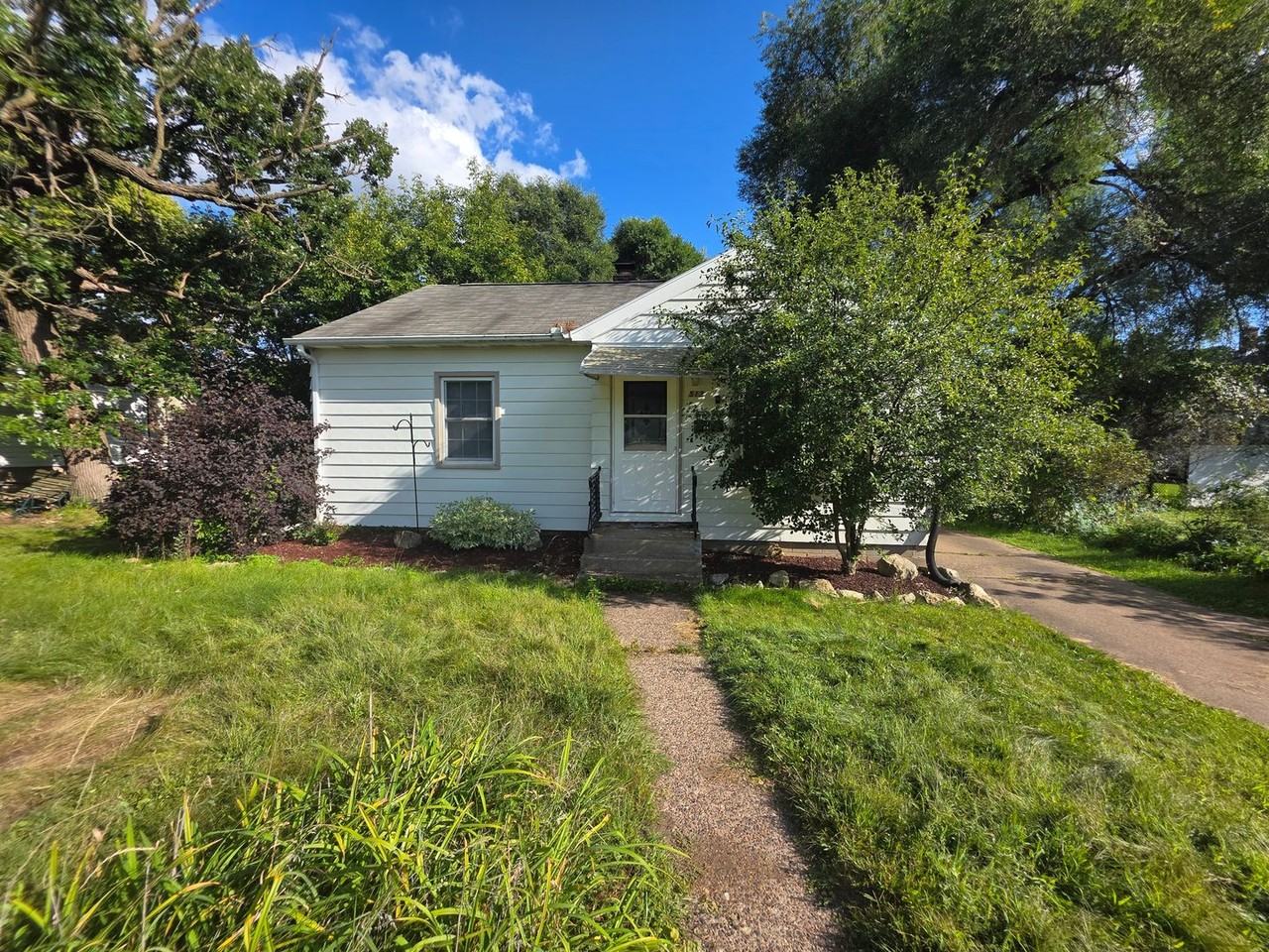 513 Putnam Dr - Photo 2 of 14