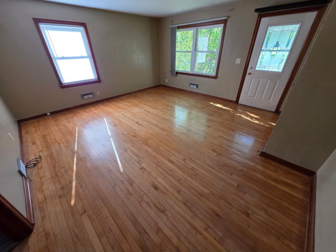 513 Putnam Dr - Photo 3 of 14