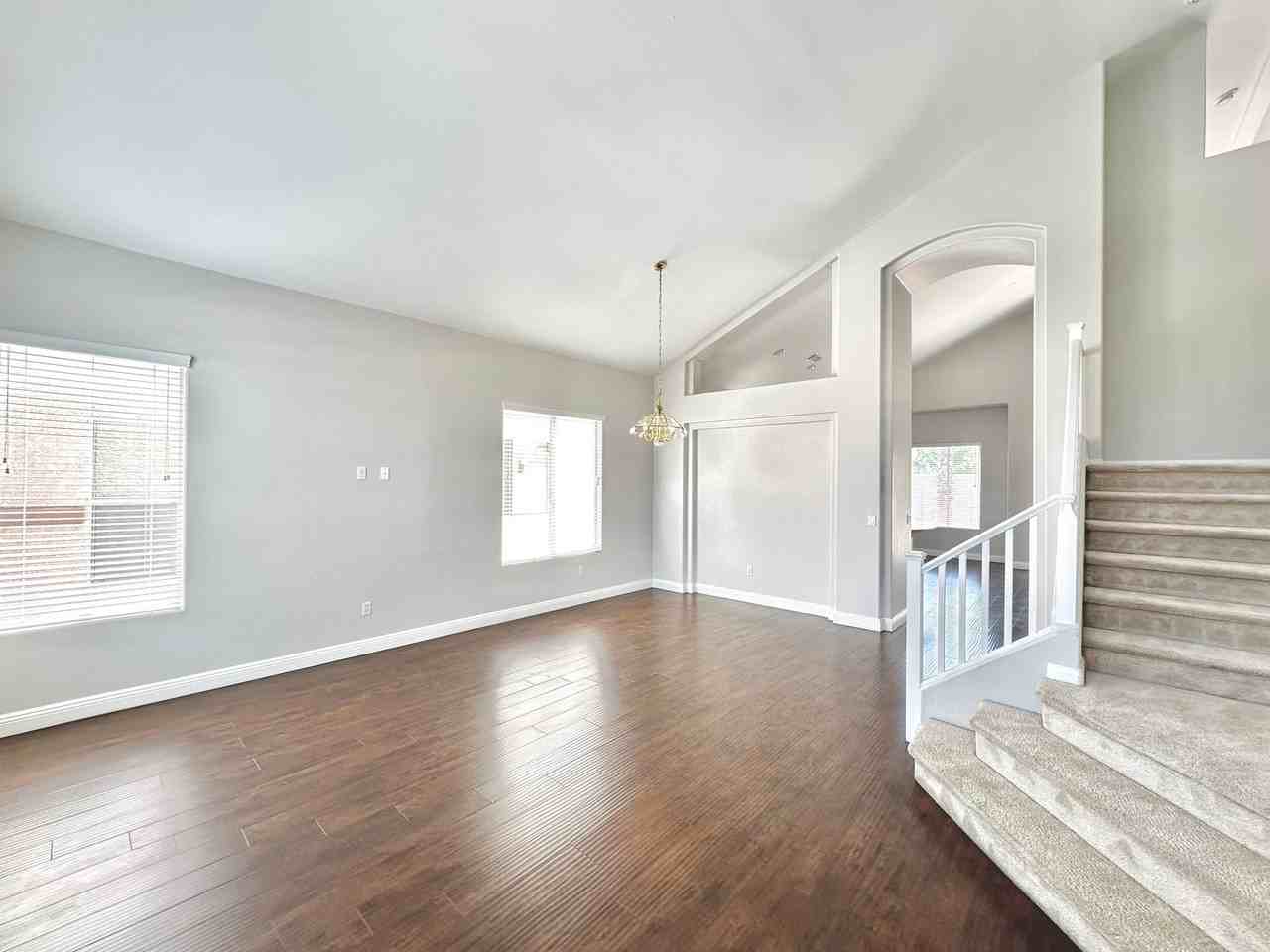 291 Tayman Park Ave - Photo 3 of 27