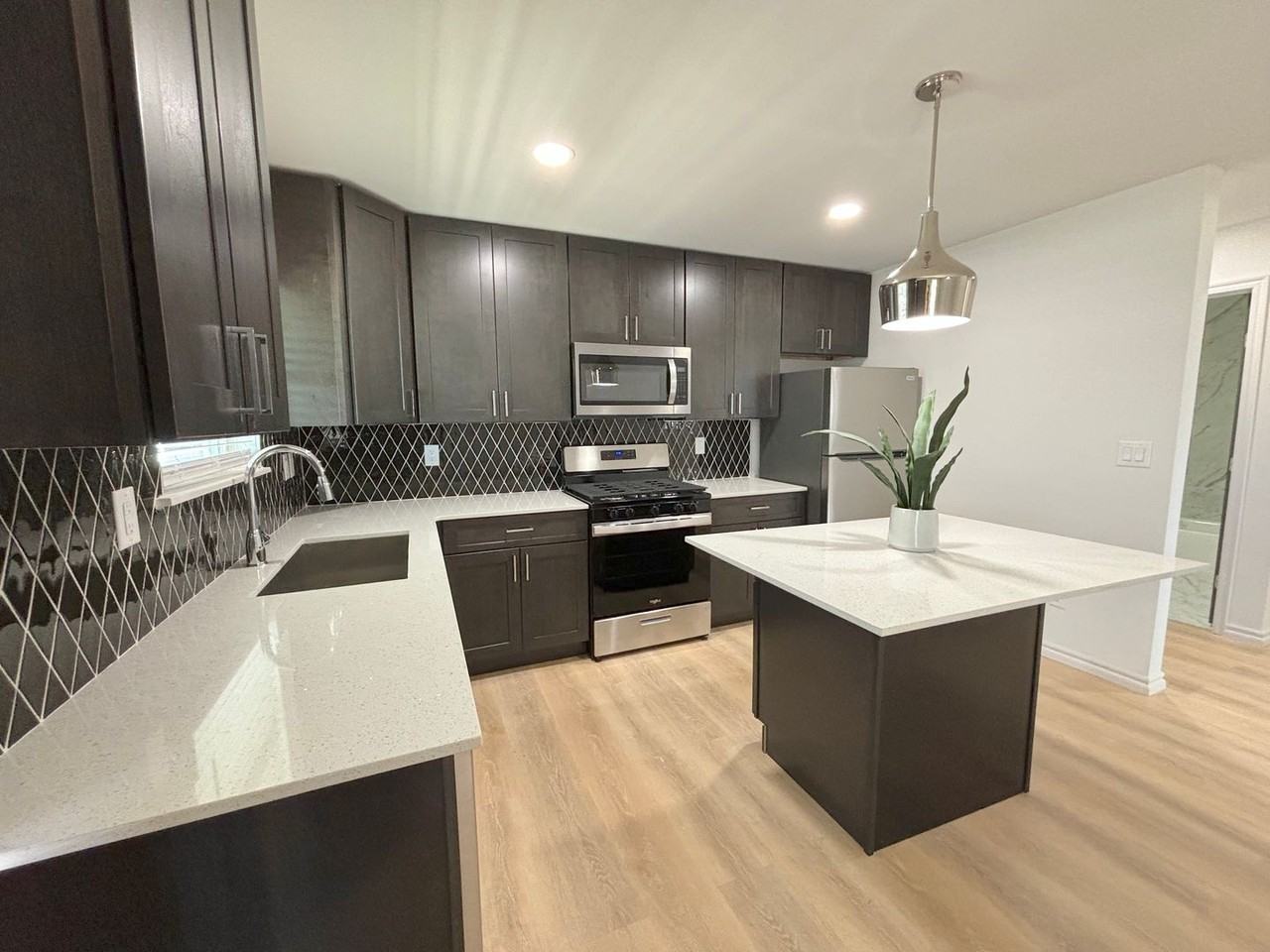 LEGACY @49th - Photo 2 of 37