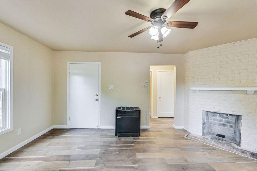 1814 10th St - Photo 2 of 20