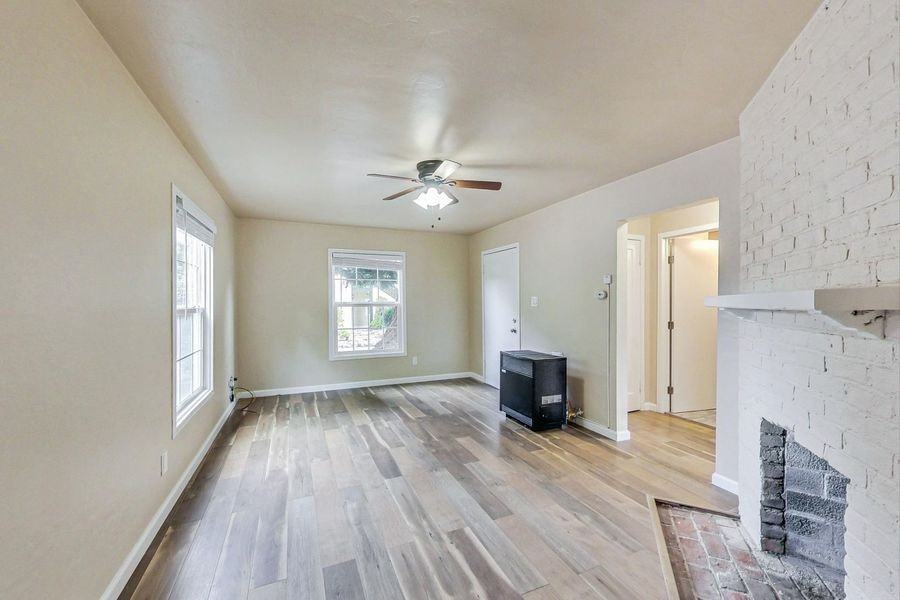 1814 10th St - Photo 3 of 20