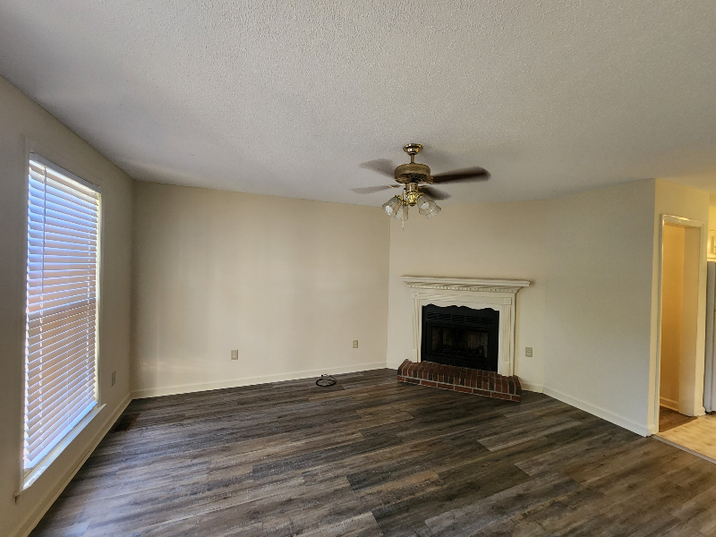 200A Hunter Dr - Photo 2 of 6