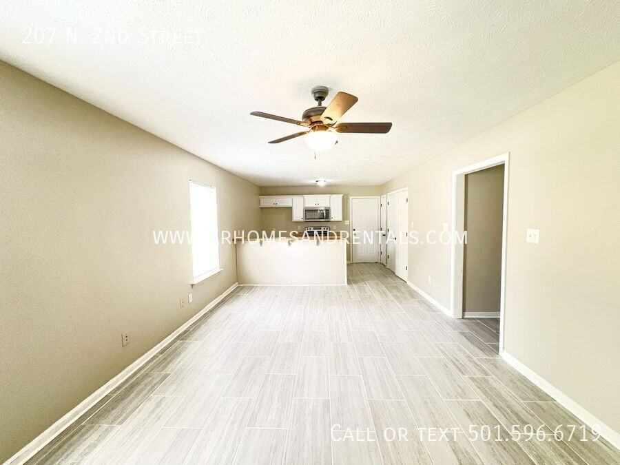 207 N 2nd St - Photo 3 of 10