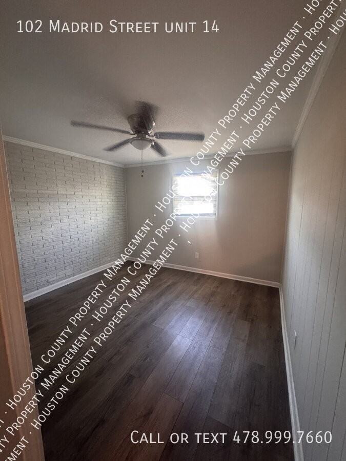 102 Madrid St Apt 14 - Photo 2 of 8