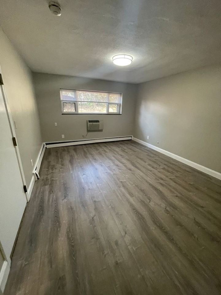 250 Grove St - Photo 2 of 11