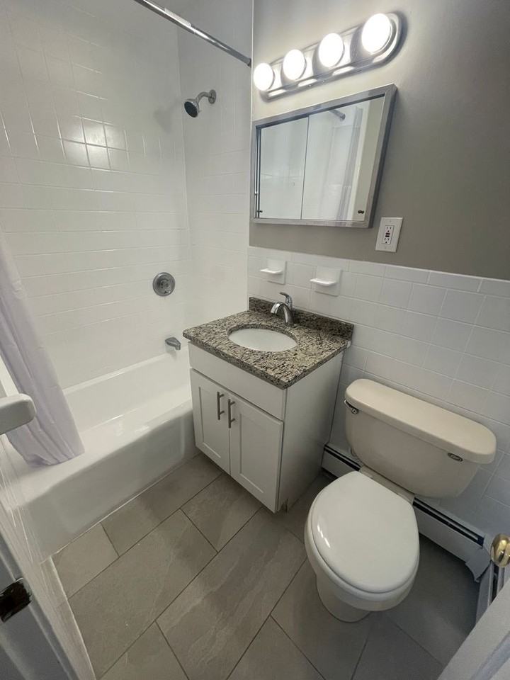 250 Grove St - Photo 4 of 11