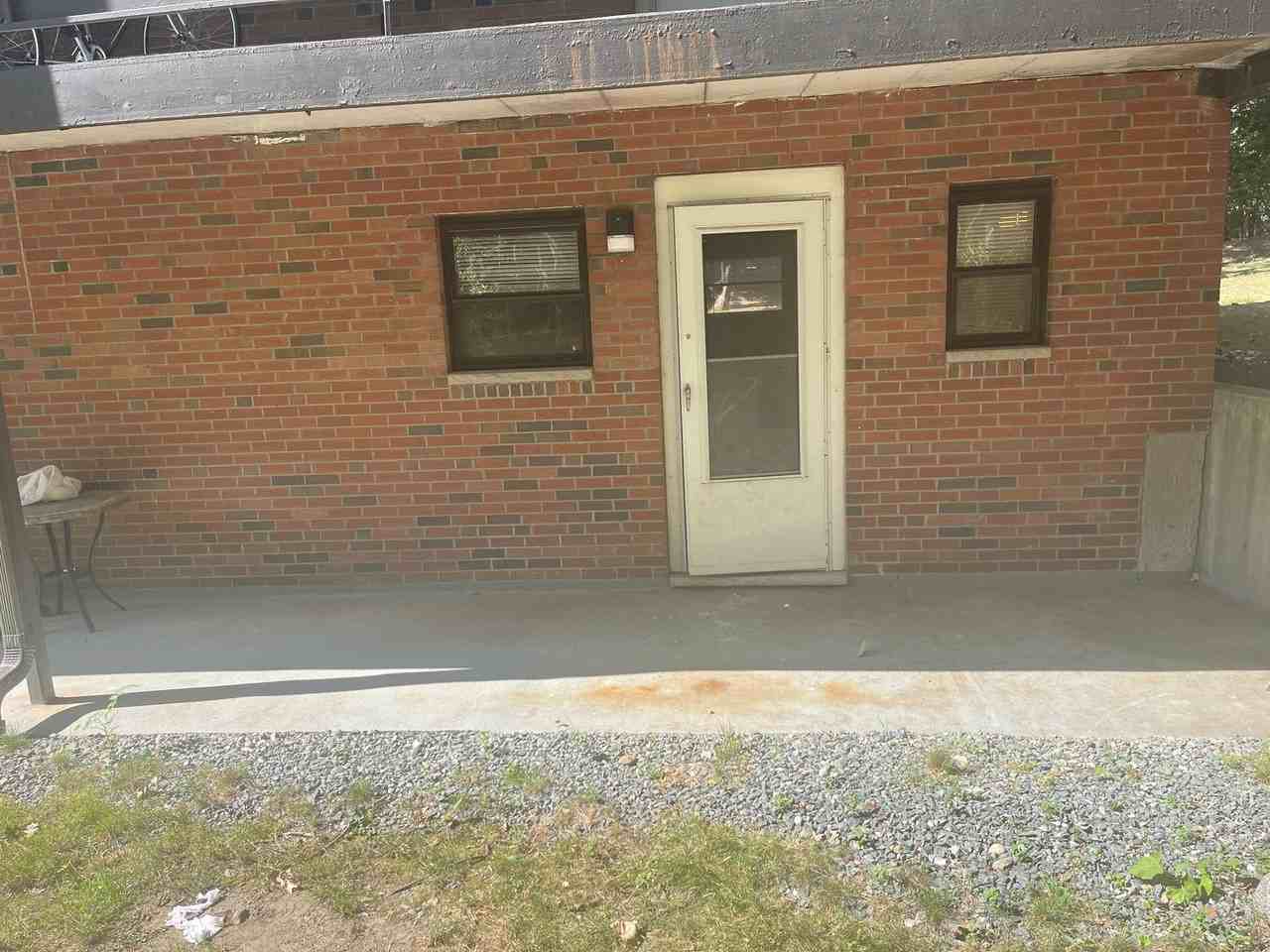 250 Grove St - Photo 5 of 11