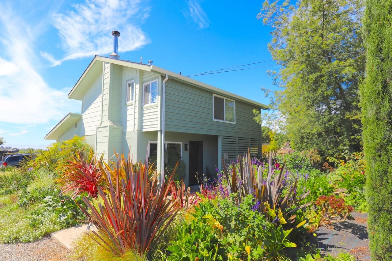 261 Wheelock Rd - Photo 3 of 50