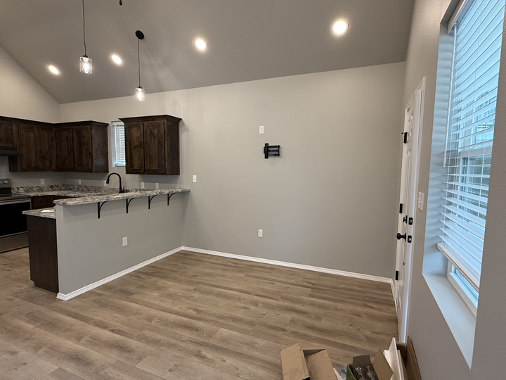 928 S Elm St - Photo 5 of 19