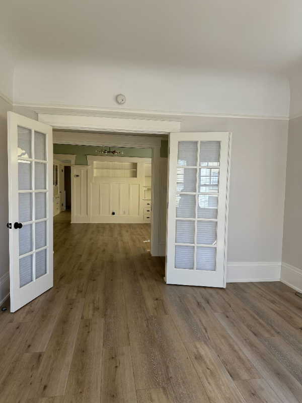 665 43rd St - Photo 3 of 18