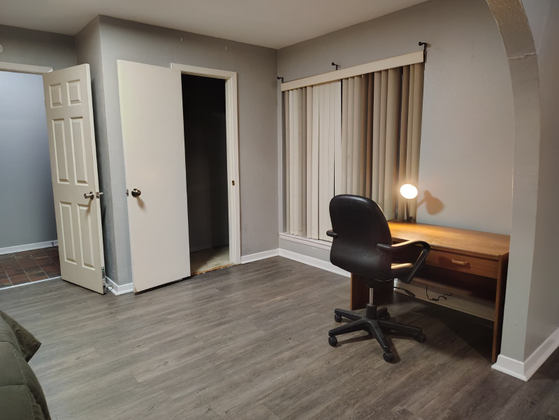 6172 Whitman Ave - Photo 3 of 11