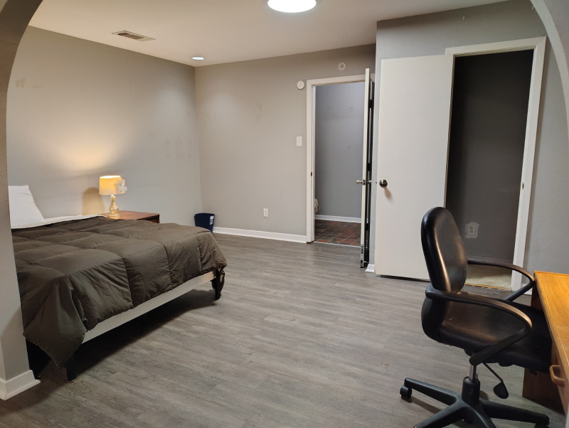 6172 Whitman Ave - Photo 5 of 11