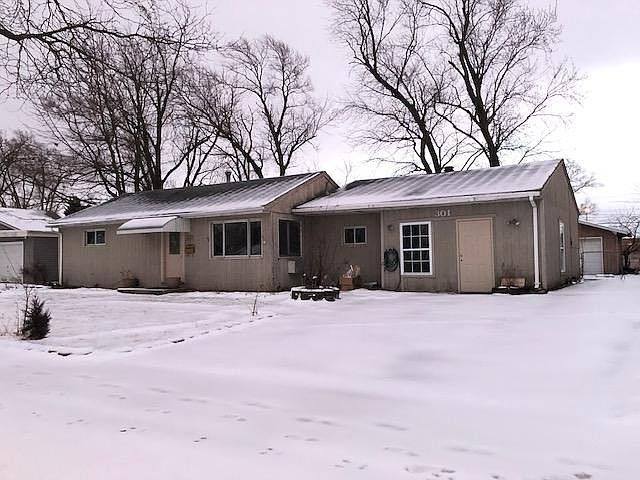 301 W Winthrop Ave - Photo 2 of 2