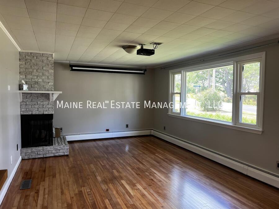 287 Old County Rd #A - Photo 3 of 18