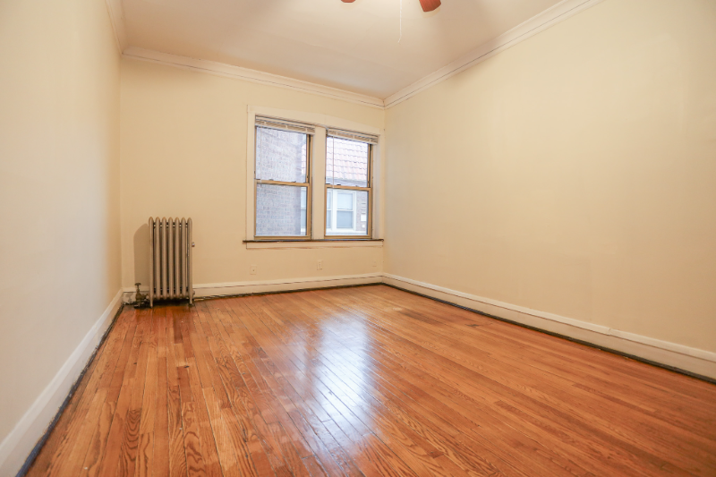 7667 N Sheridan Rd #2 - Photo 4 of 12