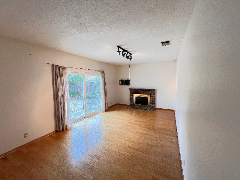 2880 Freeman Pl - Photo 3 of 19