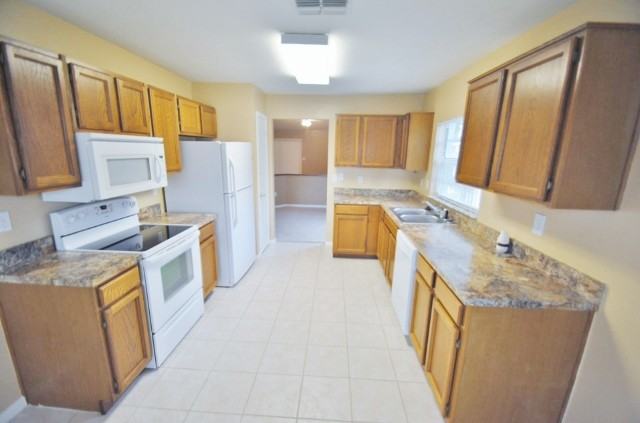 8803 Hampden Dr - Photo 2 of 6